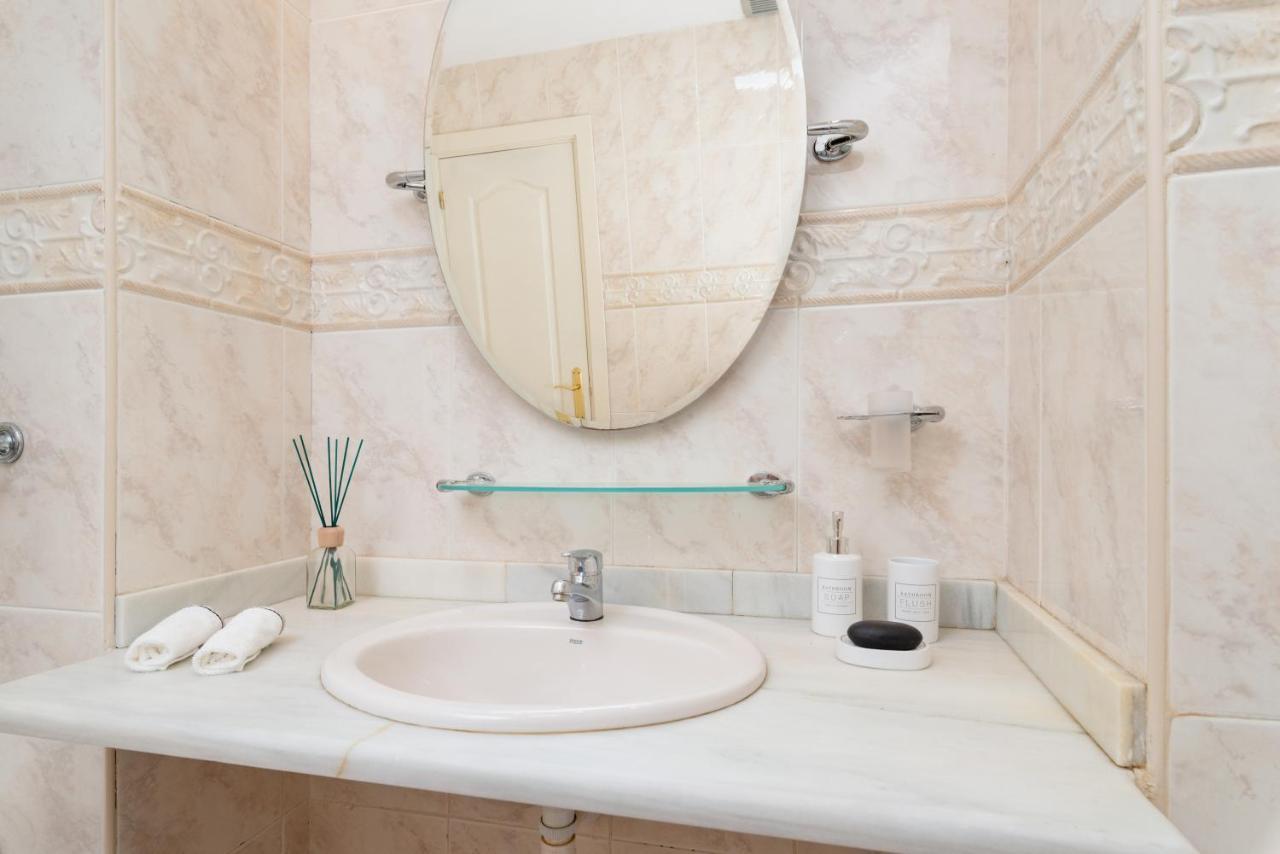 Fee4Me: First Line Luxury Apartment Arrecife  Bagian luar foto