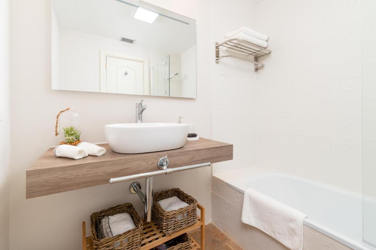 Fee4Me: First Line Luxury Apartment Arrecife  Bagian luar foto